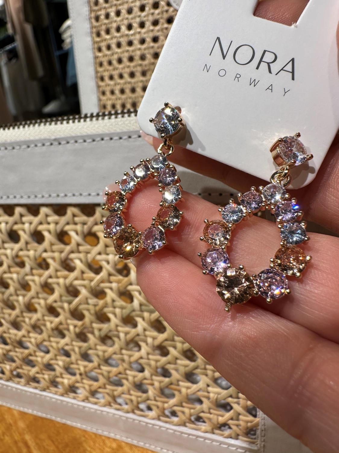 NORA EAR 649 Dråper stener Rosa