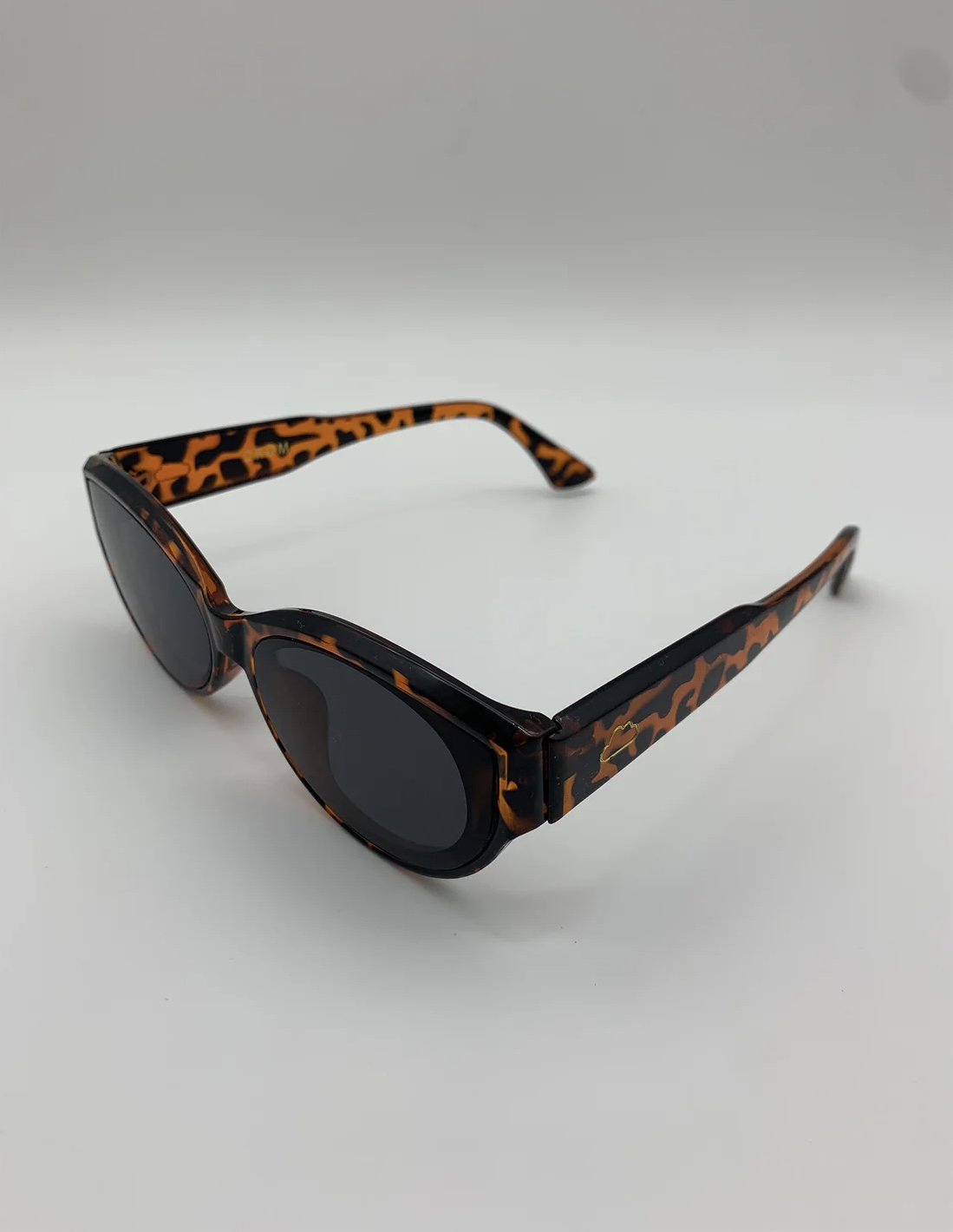 DRØM MINA Solbrille tortoise brun