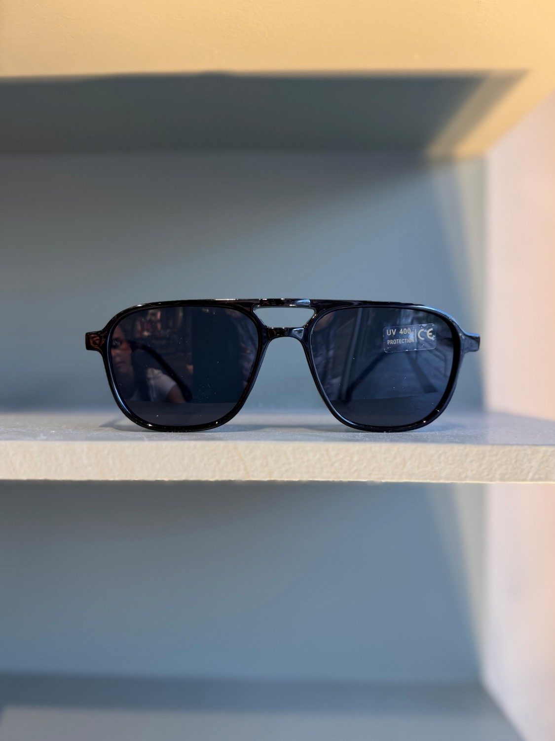 DRØM TONE Solbrille sort