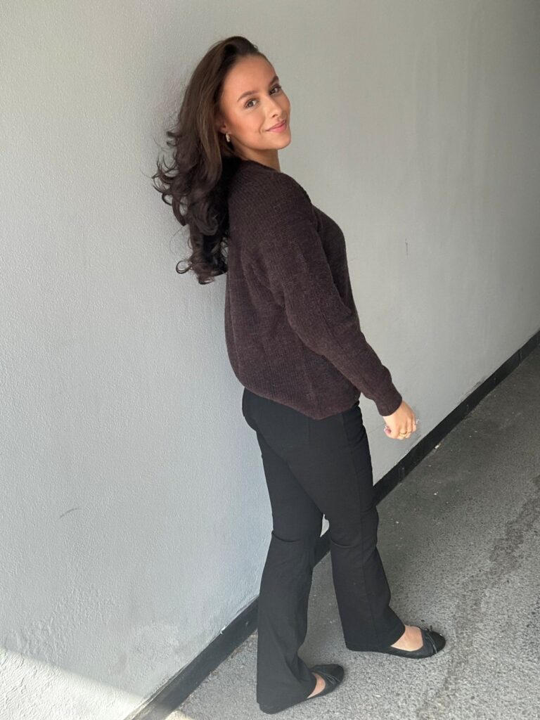 Flared fit boot cut sort