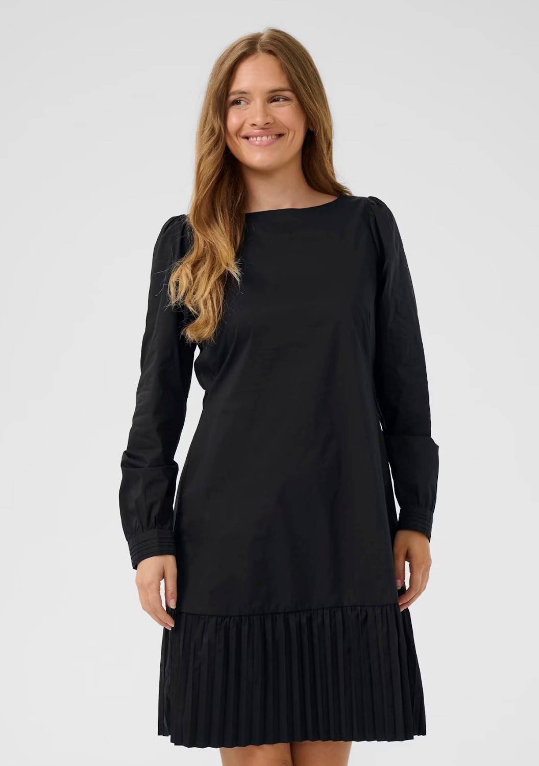 CUbeate antoinett dress plissè sort