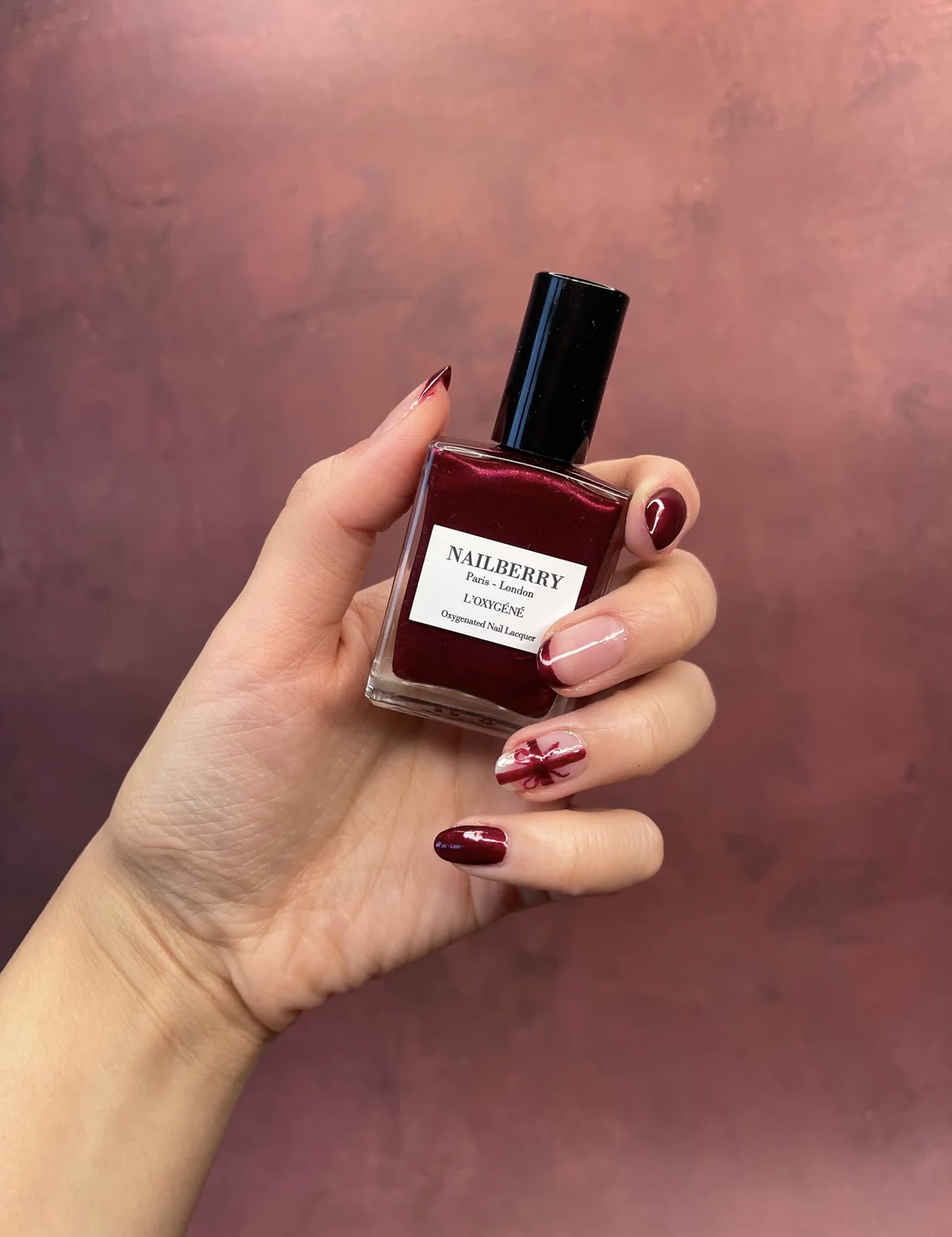 NAILBERRY neglelakk mystique red