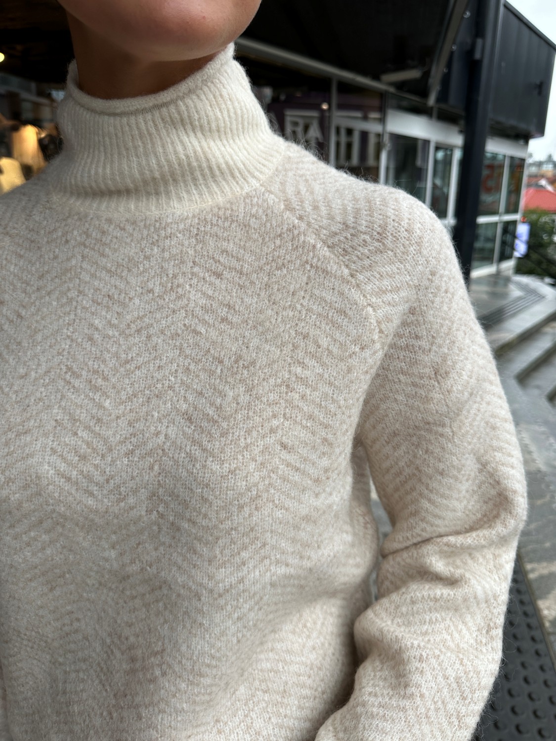 Vilory High Neck Top krem
