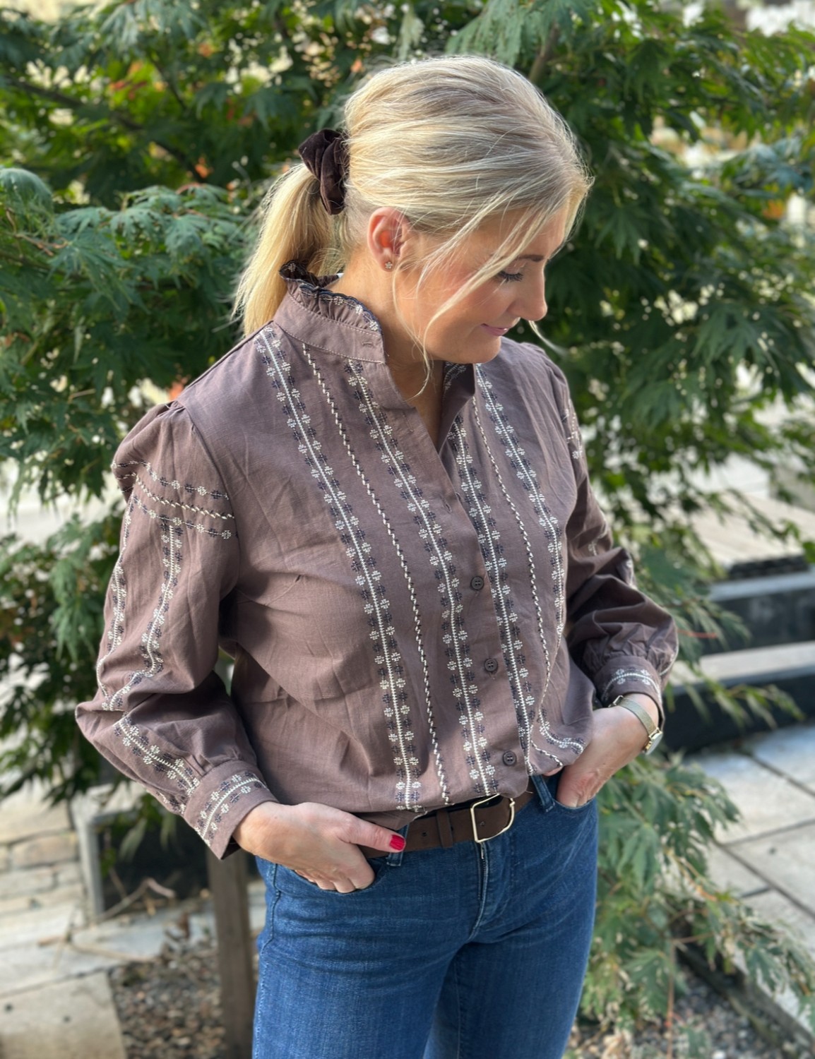 Celina bluse mønster choco brun