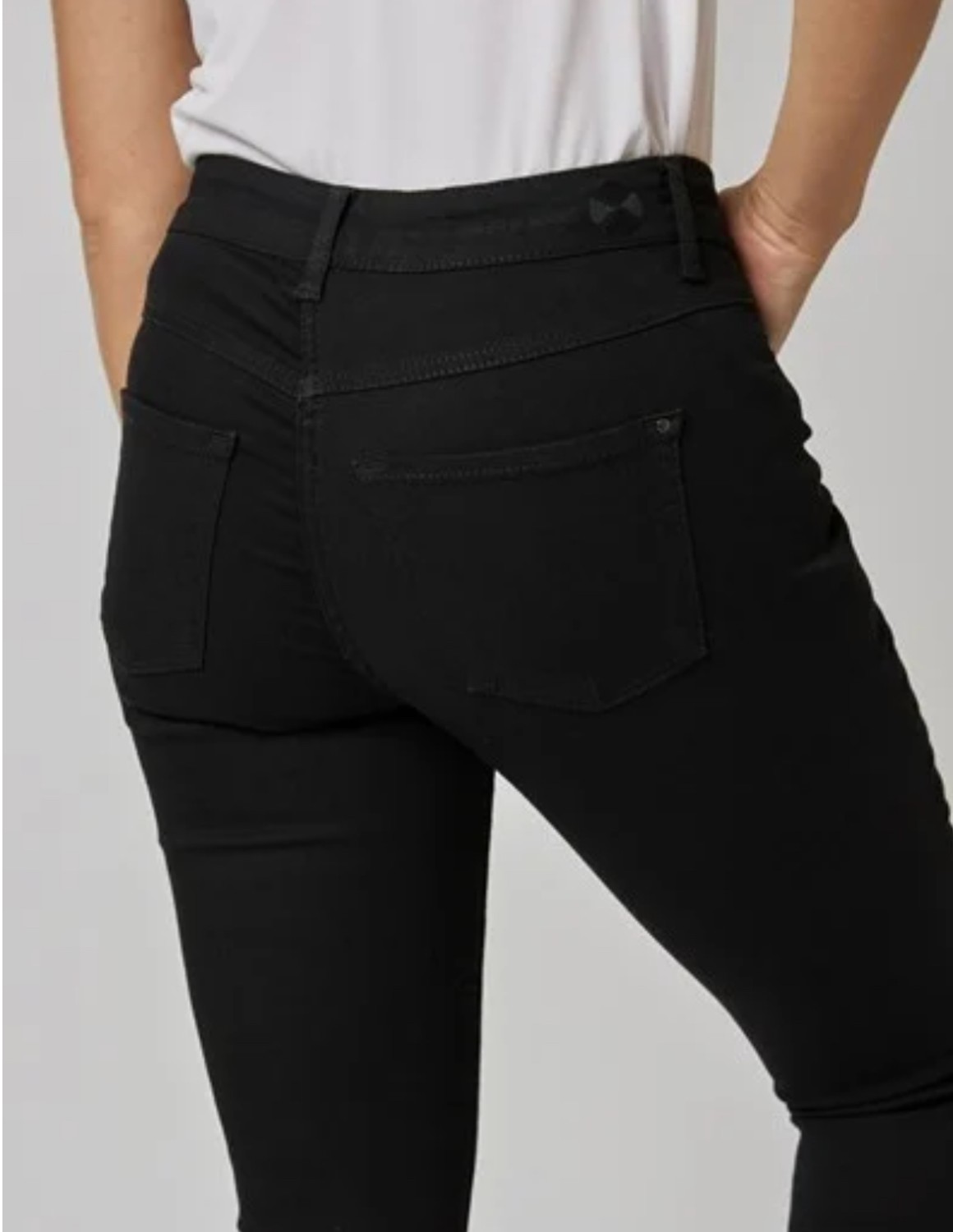 DREAM skinny leg sort