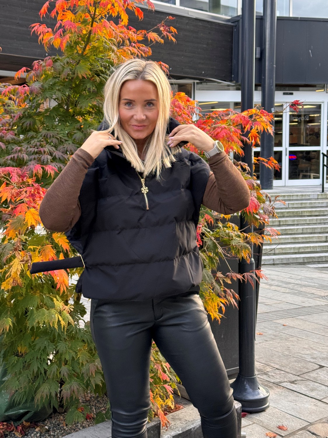 THOQ Dunvest kort Sort