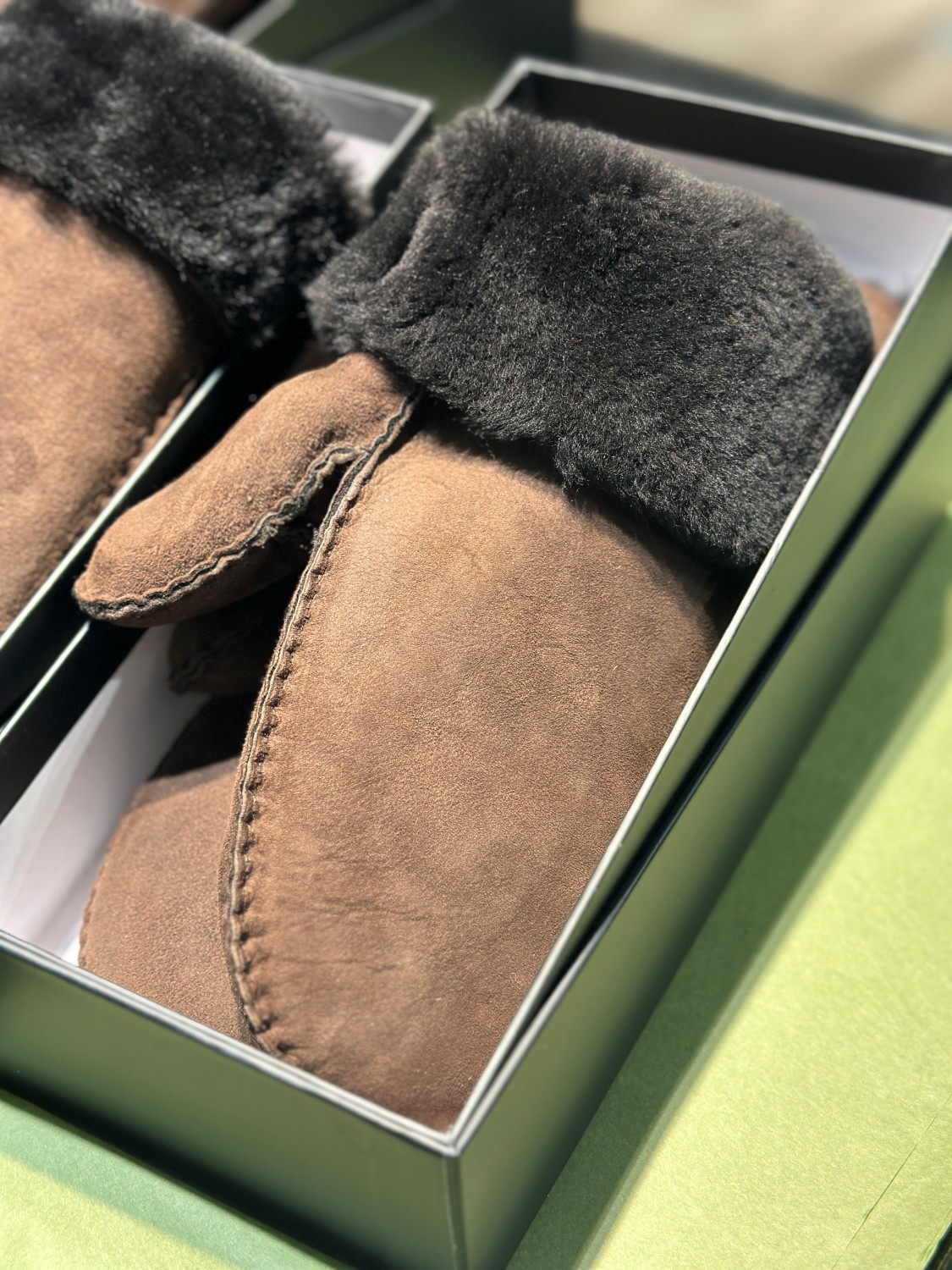 MONTECRISTO Semskede Saueskinnsvotter Brun