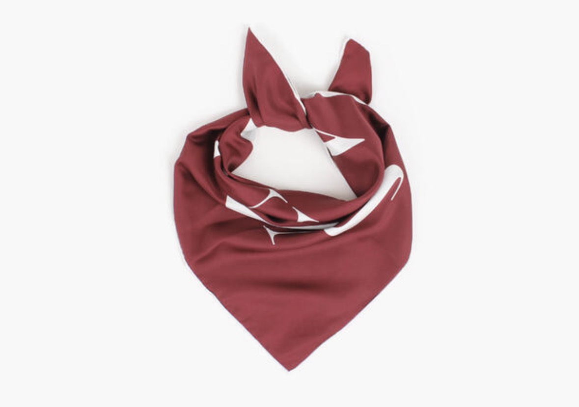 NOHR Emma emblem silkeskjerf burgunder