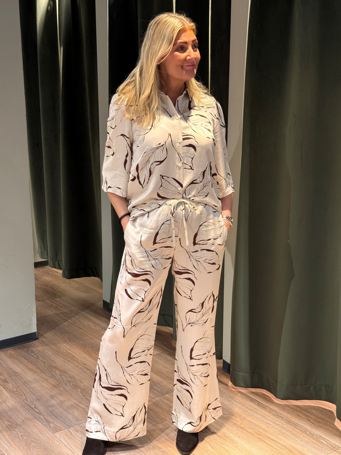 SLClero flared printed oatmeal pants beige