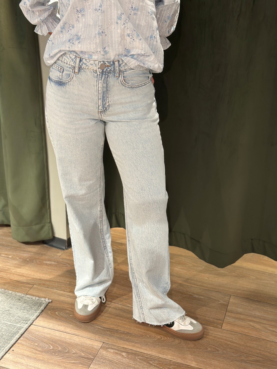 VIPALMA rw wide jeans jaf 239 lys blå 36/32