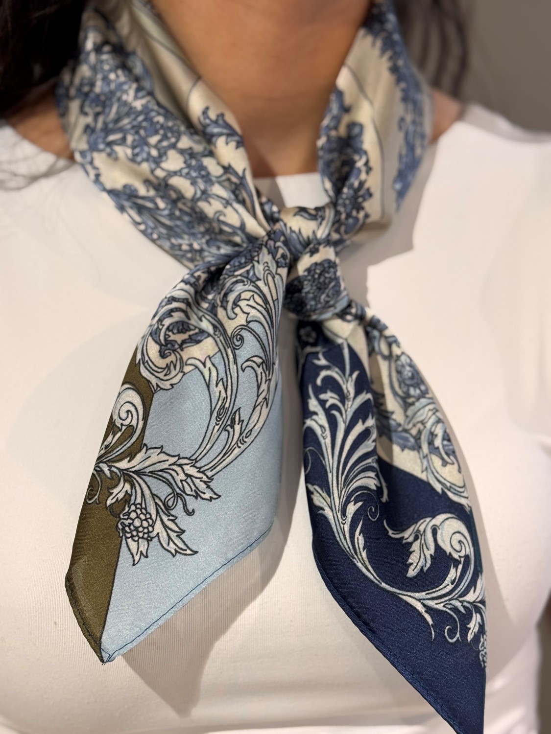 MANZINI satengskjerf grønn/blå 75