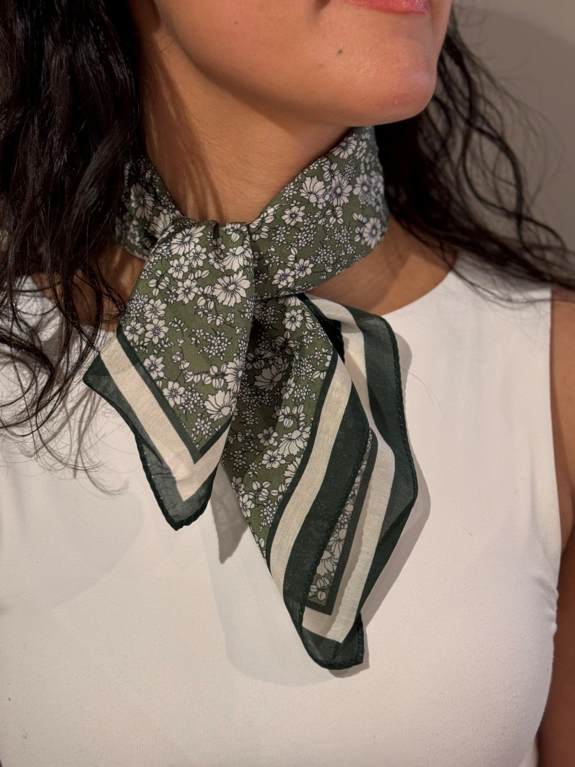 MANZINI skjerm blomster grønn