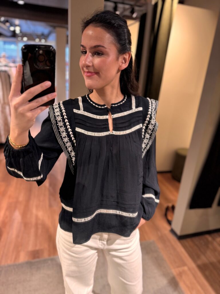 RosaliaSZ shirt brodert mønster sort