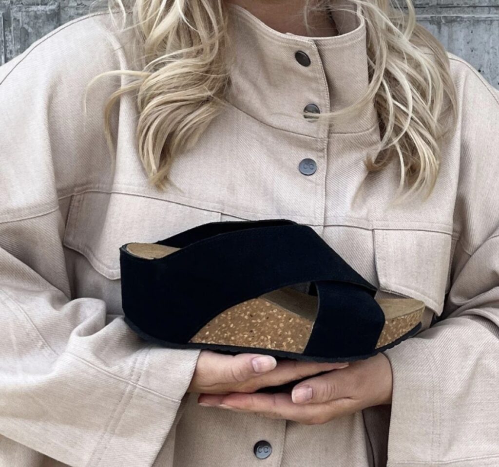 FRANCES 23 suede sort