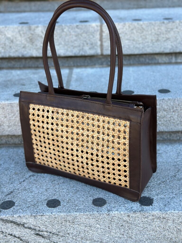 BY TAC zipper med skinnhank brun