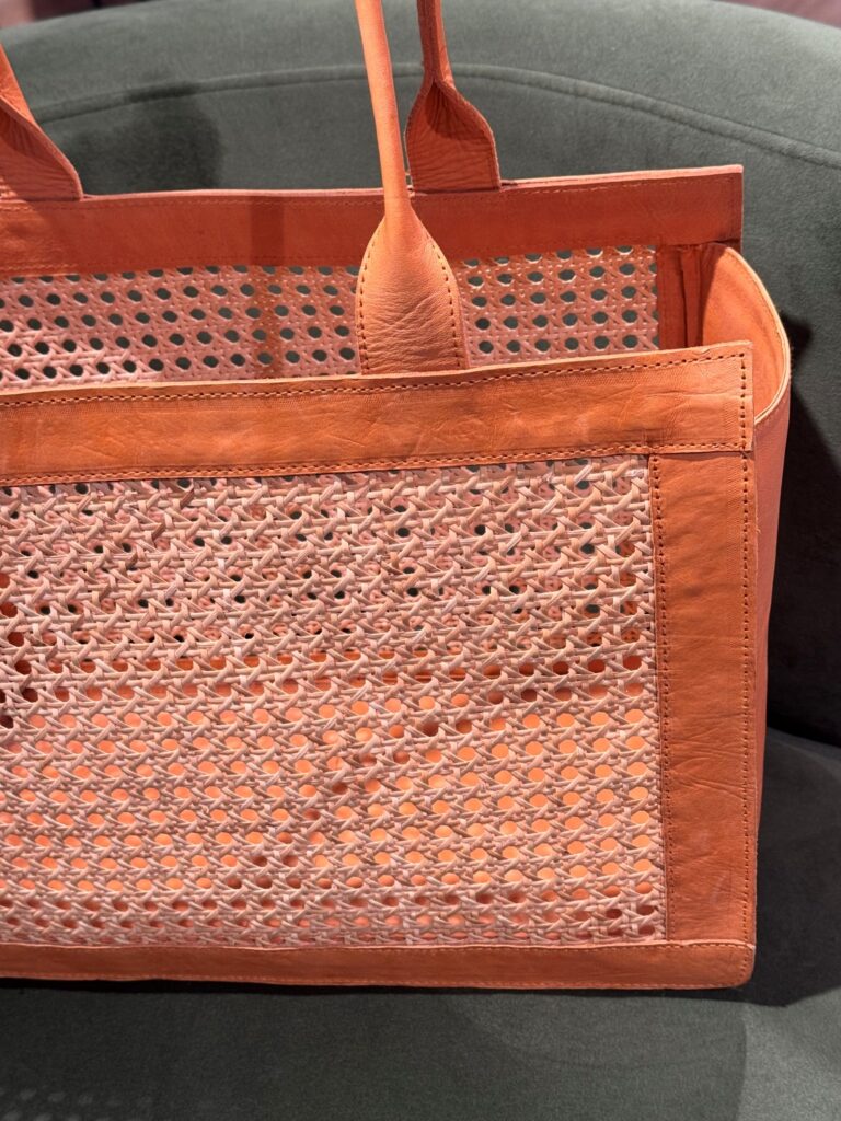 BY TAC shoppper cognac