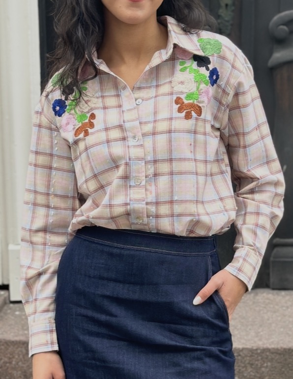 NUMAGGIE shirt ruter/broderi rosa
