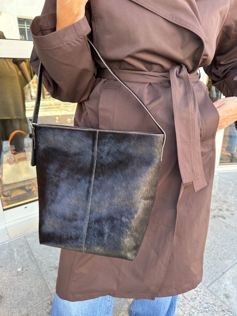 Roujanni cow leather bag seal brown