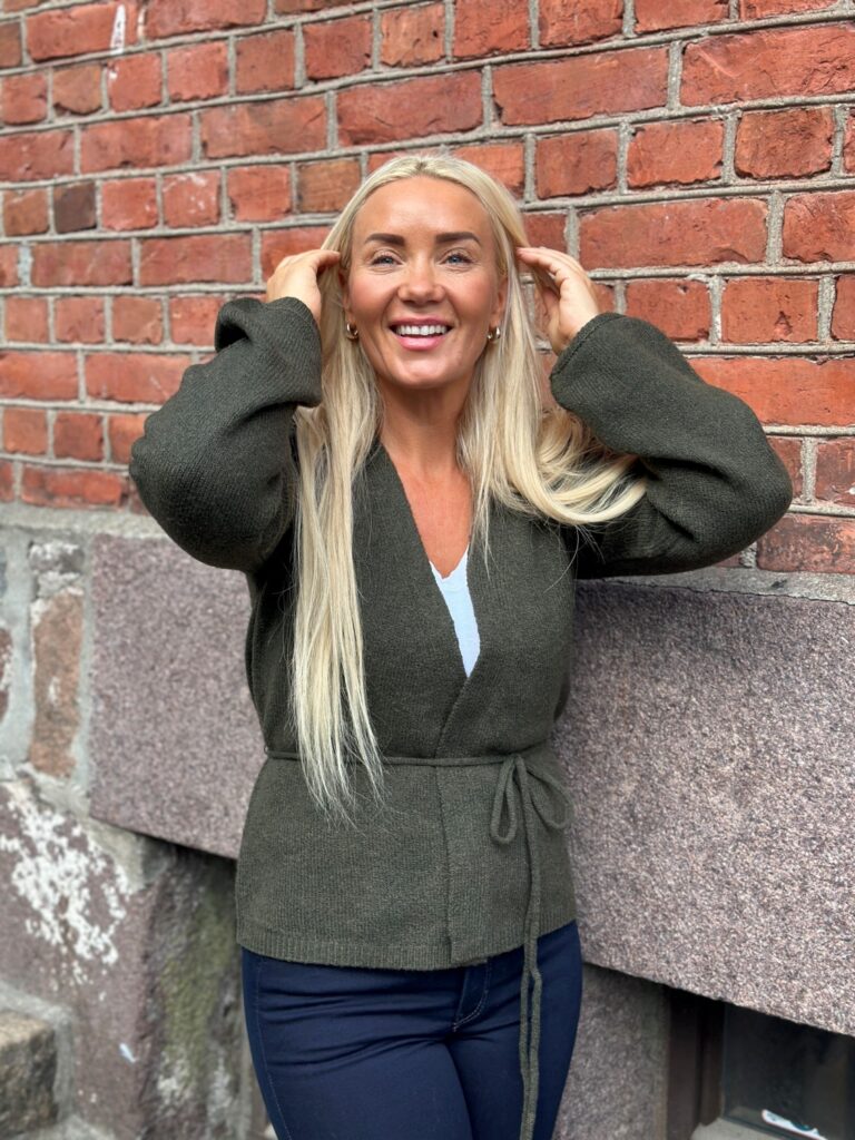 Vikehla belt knit cardigan