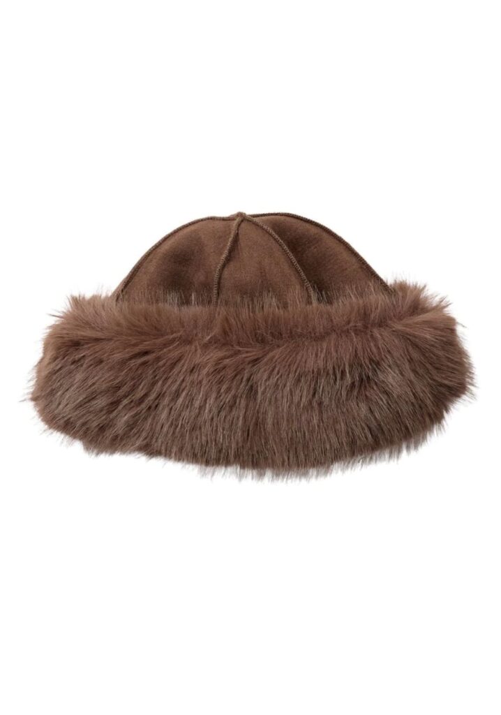 Nugorina hat black coffee