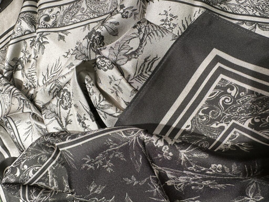 Nohr Lilly silk scarf Army