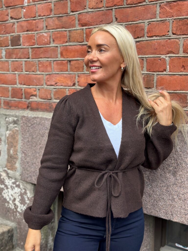 Vikehela belt knit cardigan brun