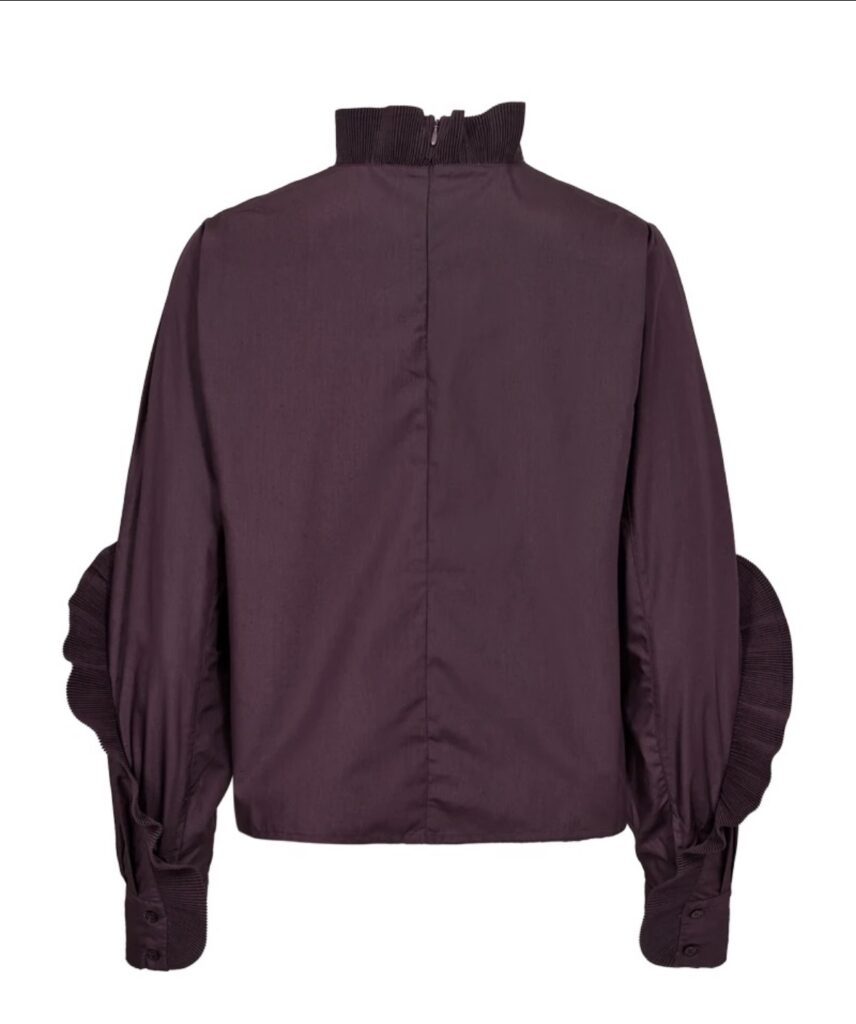 CMPleat blouse plum