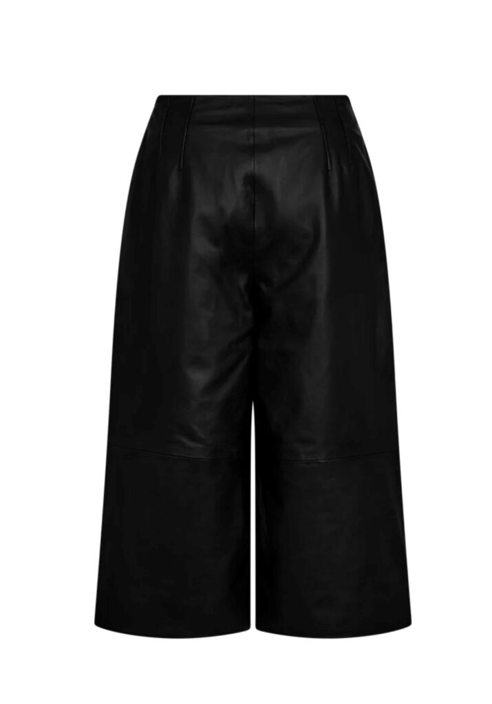 CMROYAL-BERMUDA leather shorts sort
