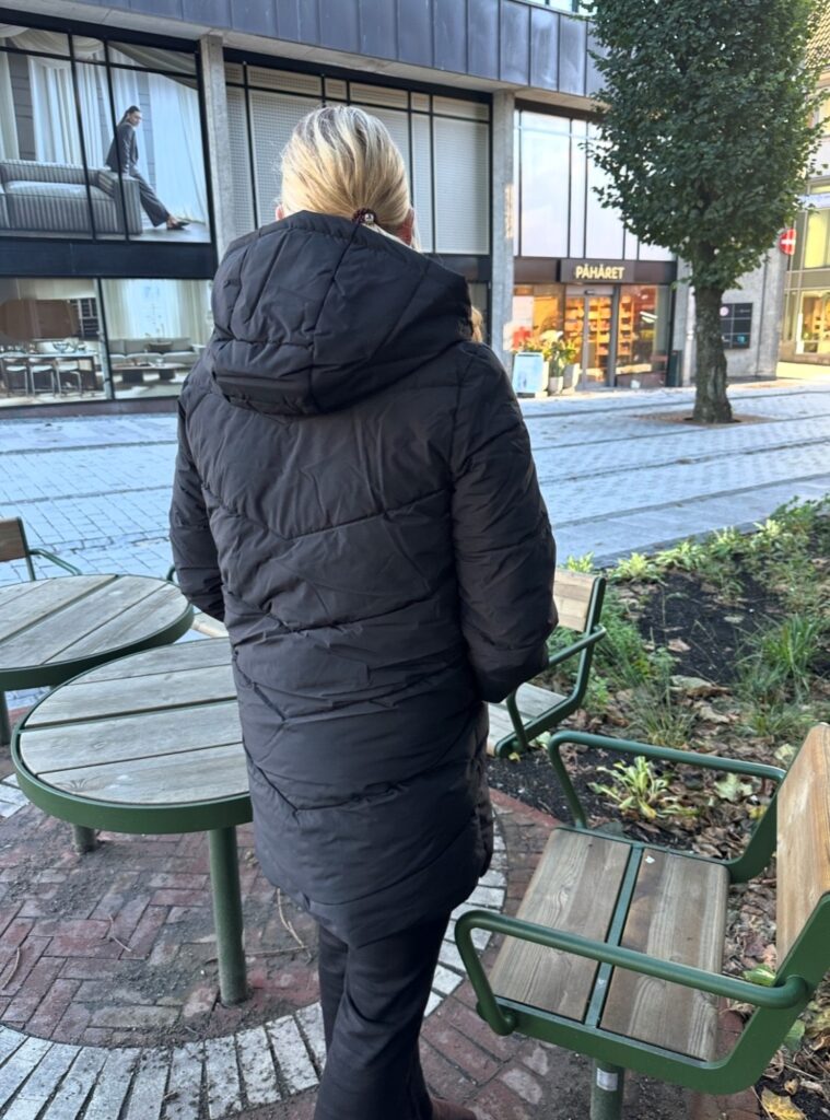 Vilavender L/S Hood Puffer/TB/RK sort