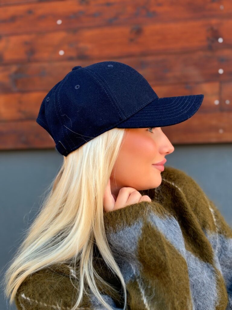 Wool Caps marine
