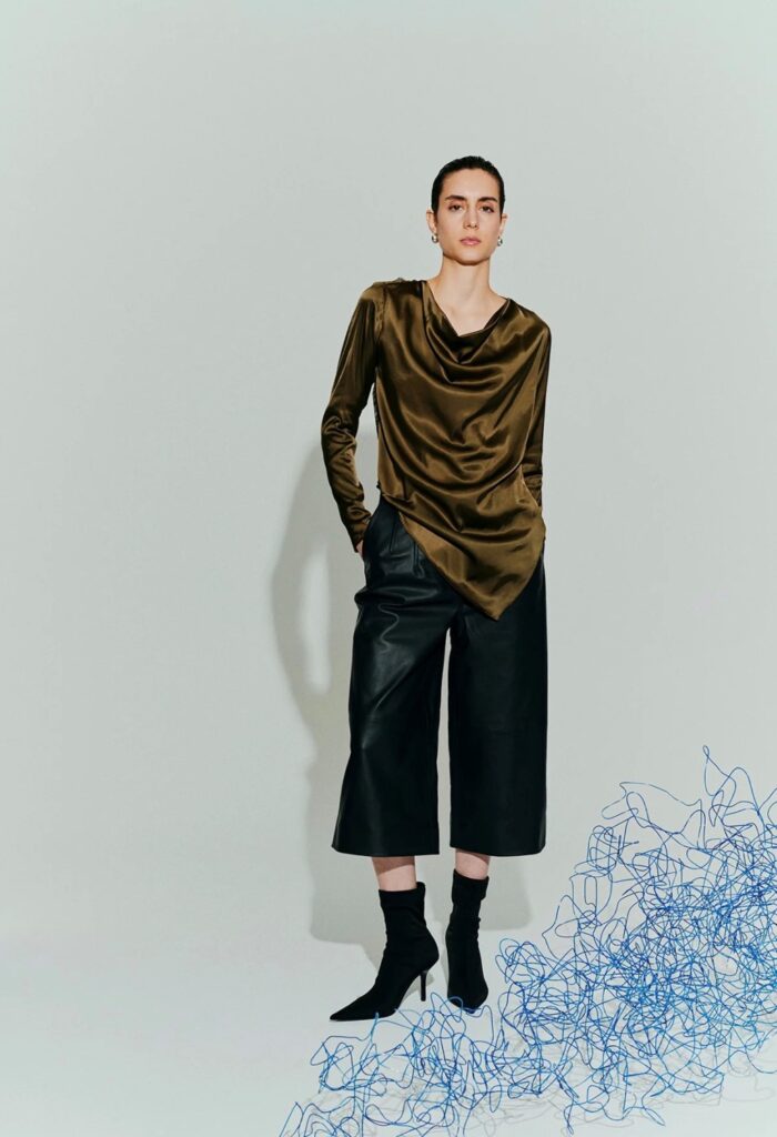CMROYAL-BERMUDA leather shorts sort