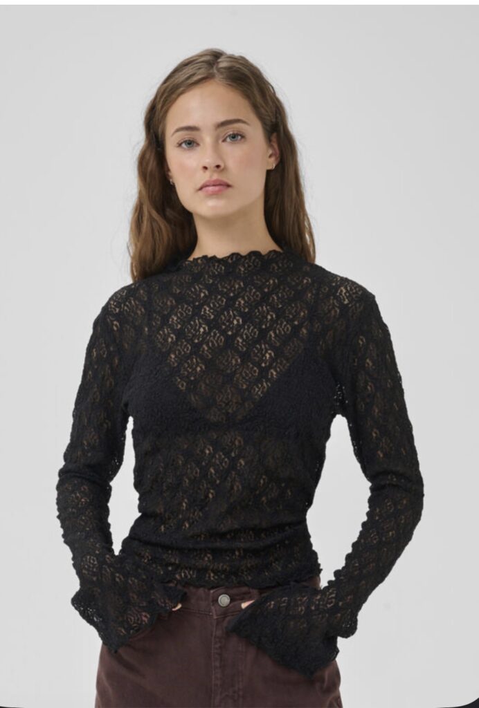 Mwetta Turtleneck blouse