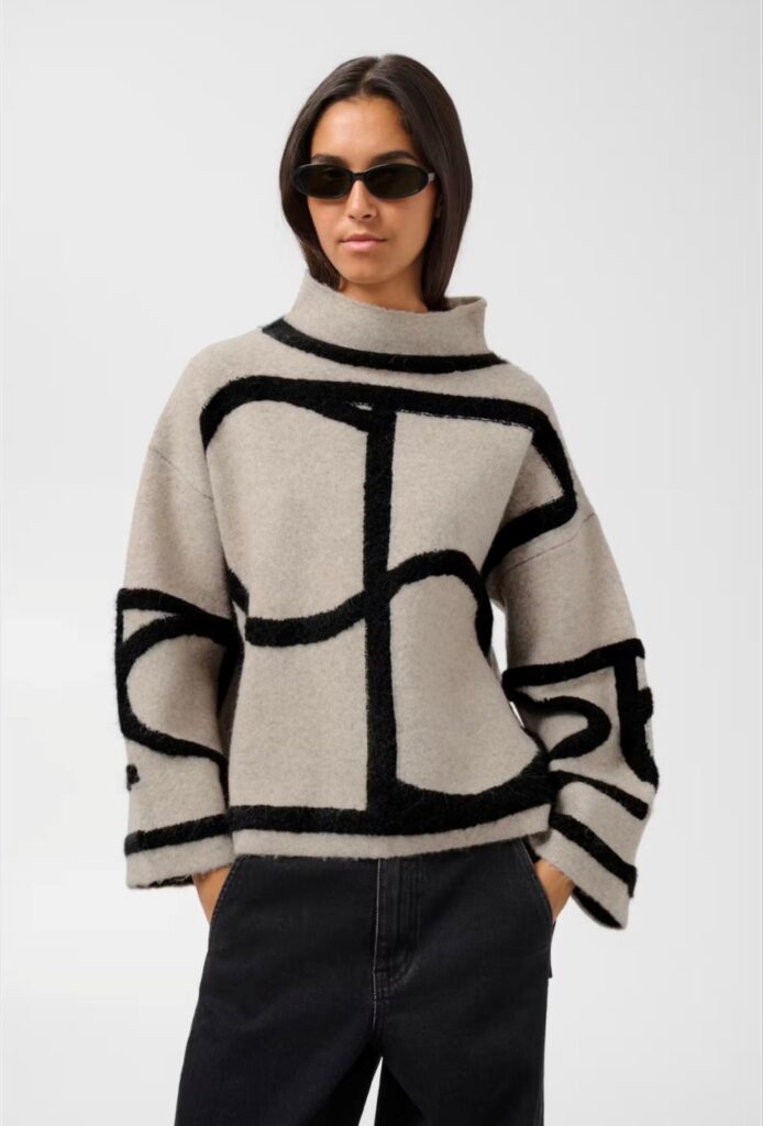 SLSorea Mono pullover beige w black monogram
